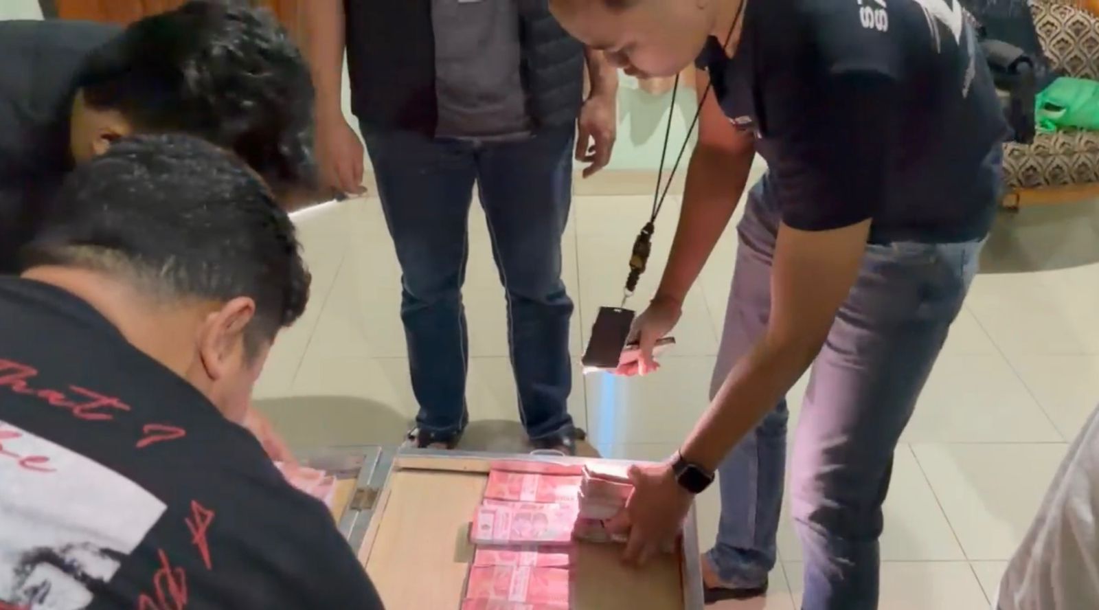 Ditreskrimsus Polda Metro Jaya Tangkap Pengedar Uang Palsu di Bogor