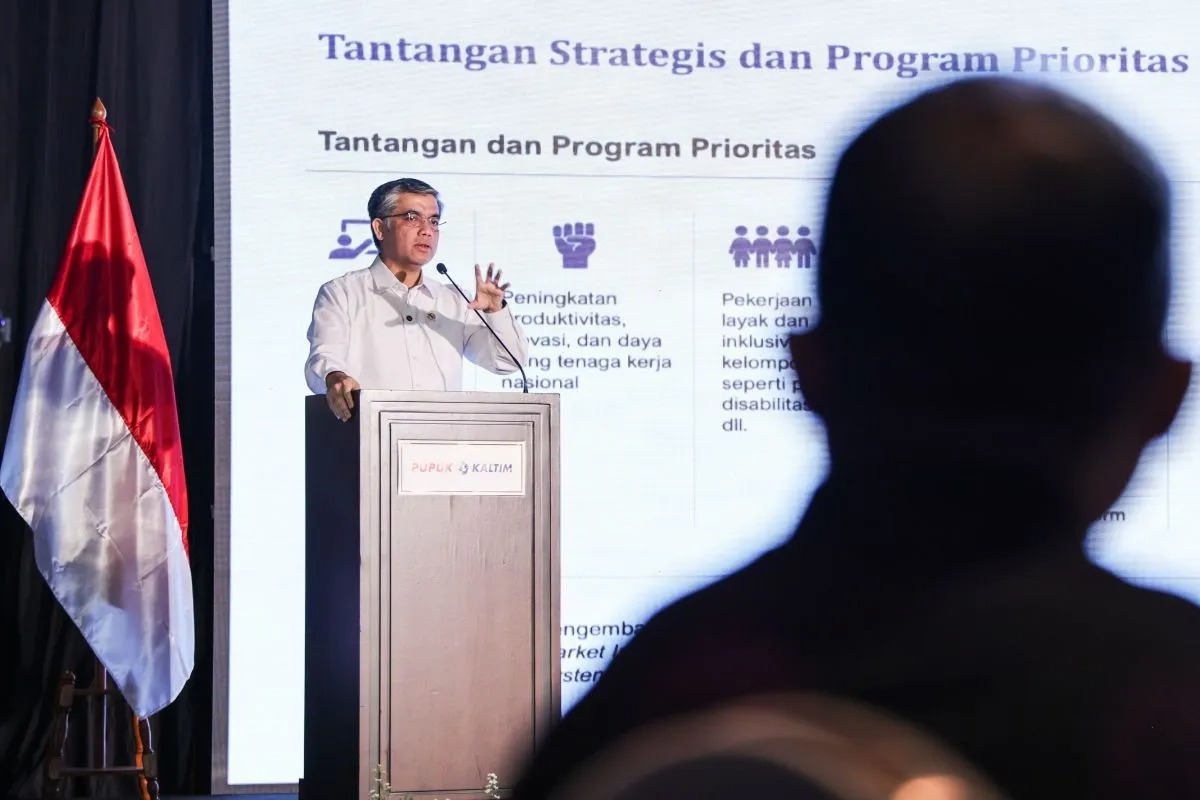 Menaker Ajak Pekerja Siap Hadapi Perkembangan AI