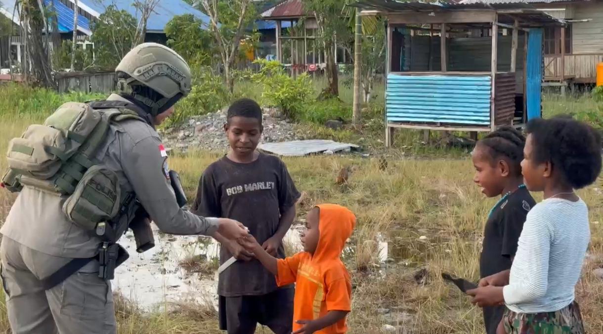 Satgas Operasi Damai Cartenz 2026 Perkuat Keamanan dan Kedekatan Humanis dengan Masyarakat Kenyam