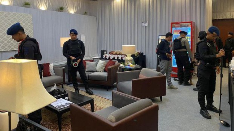 Tim Jibom Polda Metro Jaya Sisir Indonesia Arena, Pastikan Konser TREASURE Berlangsung Aman