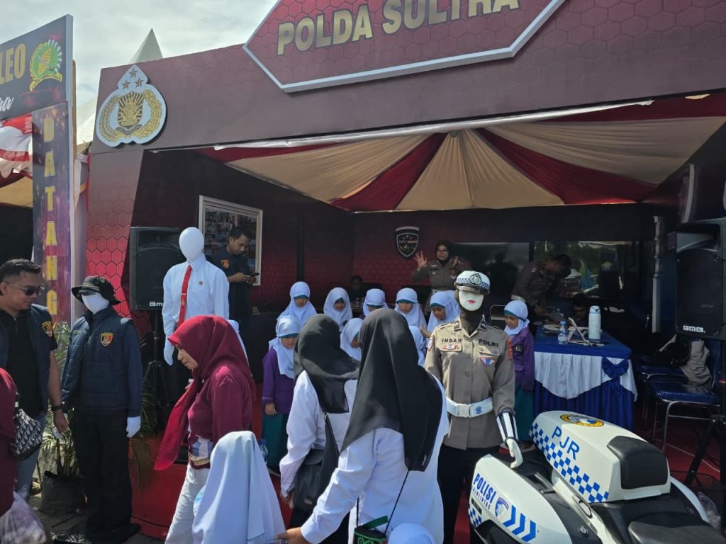 Ditlantas Polda Sultra Hadirkan Layanan Konsultasi dan Perpanjangan SIM bagi Masyarakat di Stand Pelayanan