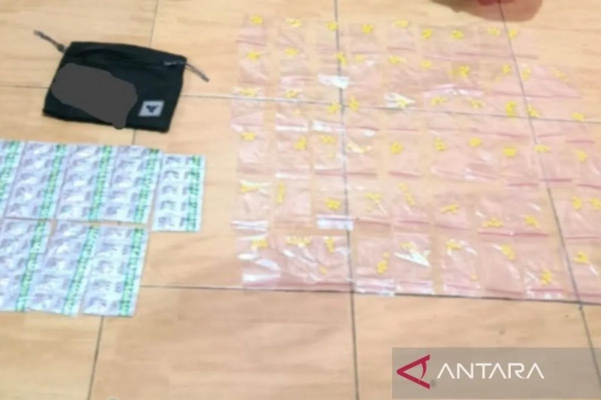 Polisi Ungkap Peredaran Obat Keras Ilegal di Cikarang