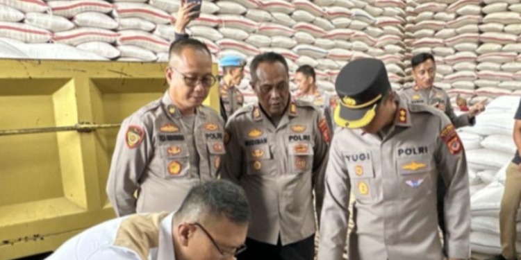 Perkuat Ketahanan Pangan, Polres Garut Salurkan 18 Ton Jagung ke Bulog