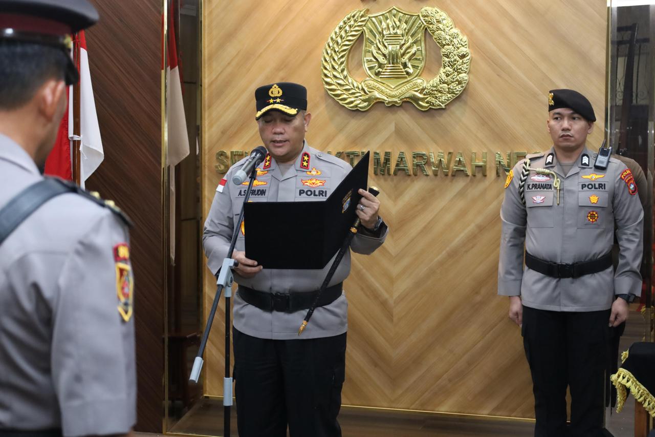 Irjen Pol Asep Pimpin Upacara Sertijab Ka SPKT Polda Kepri