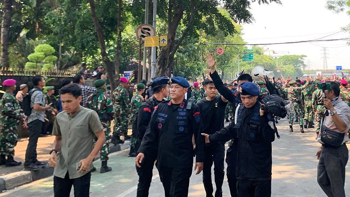 Brimob Polda Metro Jaya Gagalkan Tawuran Dini Hari di Jaktim