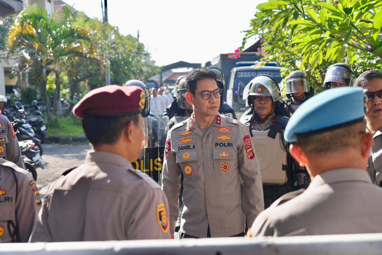 Polda Bali Laksanakan Sispam Mako Guna Melatih Respon Personel Dalam Menghadapi Situasi Darurat