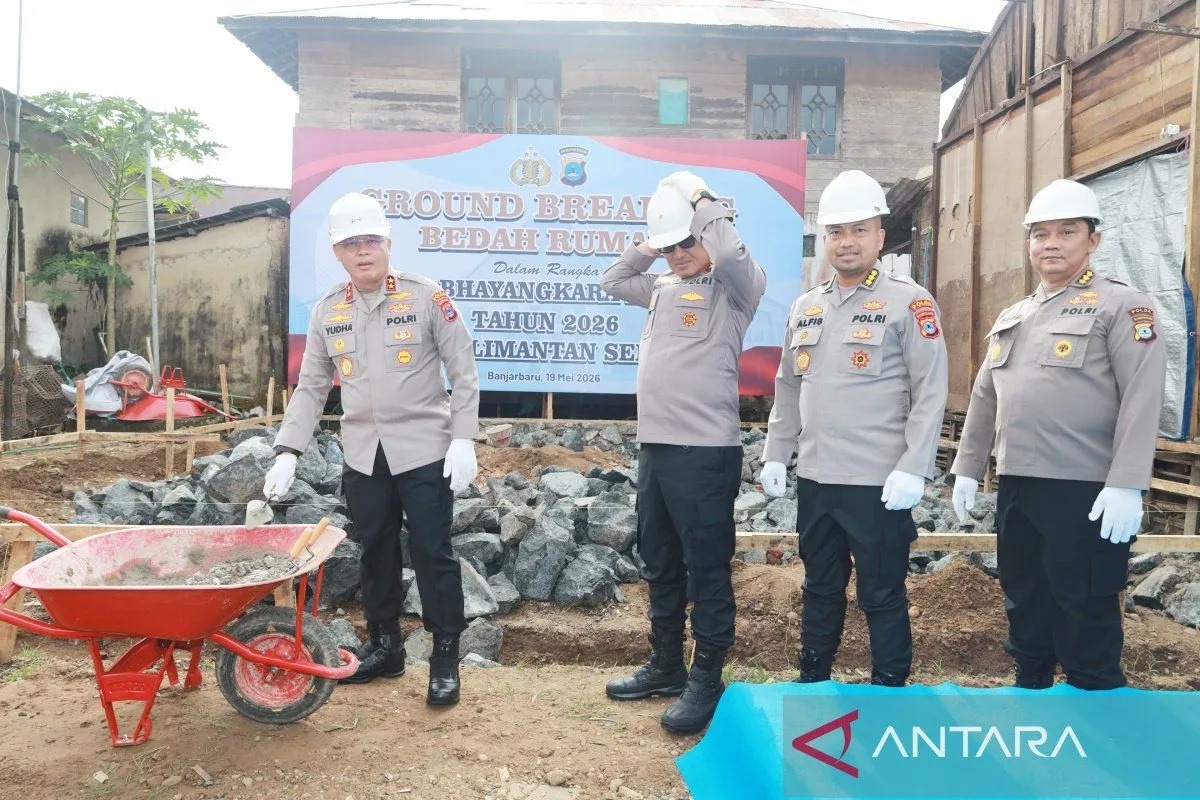 Sambut HUT ke-80 Bhayangkara, Polda Kalsel Bedah Dua Rumah Warga di Kota Banjarbaru