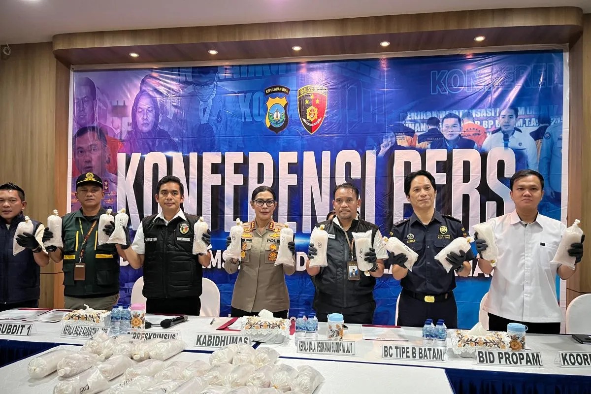 Polda Kepri Gagalkan Penyelundupan 100 Ribu Benih Lobster