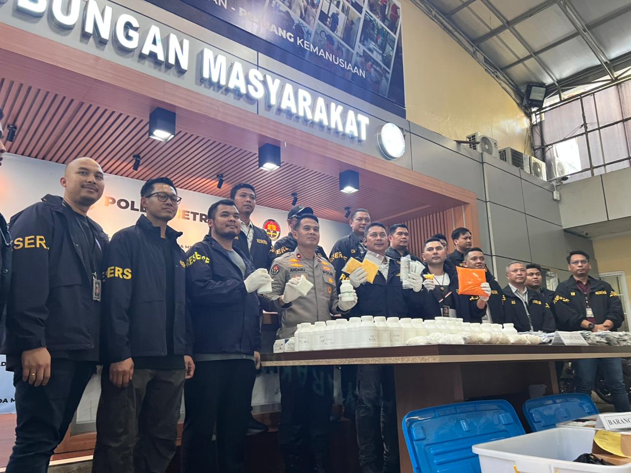 Polda Metro Jaya Ungkap Peredaran Obat Keras Ilegal di Bekasi