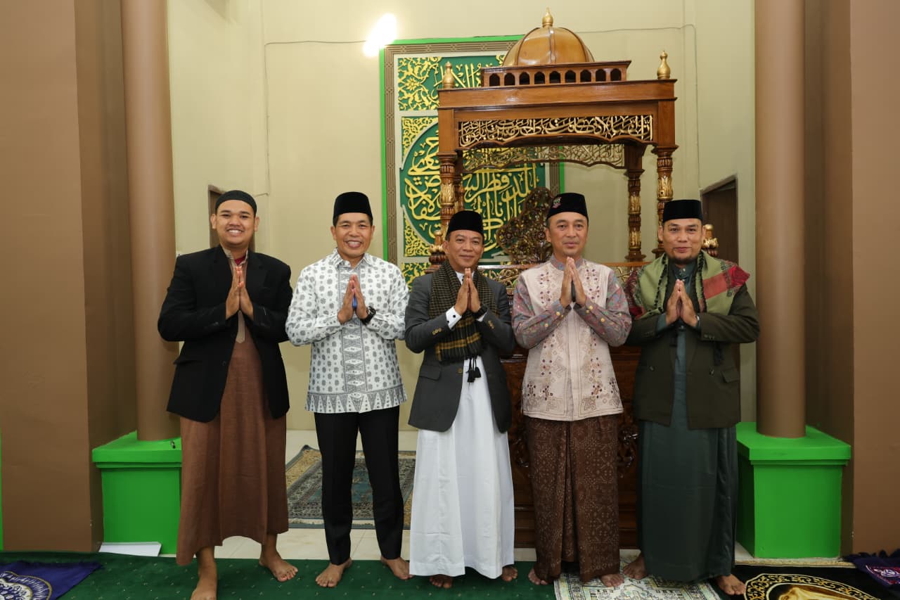 Wujud Syukur Idul Adha 1477 H, Polda Sumsel Salurkan Ratusan Hewan Qurban hingga ke Pelosok