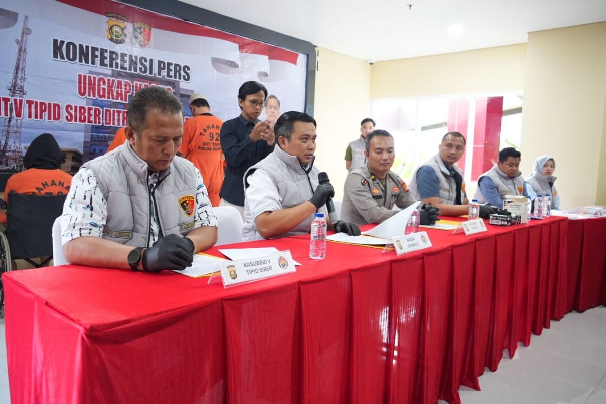 Polda Sumsel Amankan Sindikat Aktivasi 12 Ribu Ponsel Impor