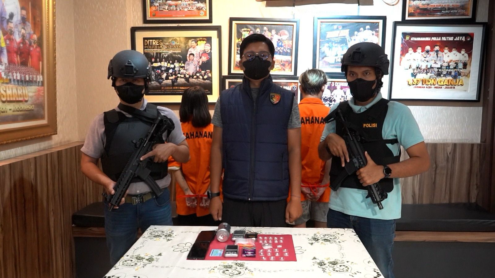 Polda Metro Jaya Amankan Dua Orang Pengedar Narkotika Jenis Sabu