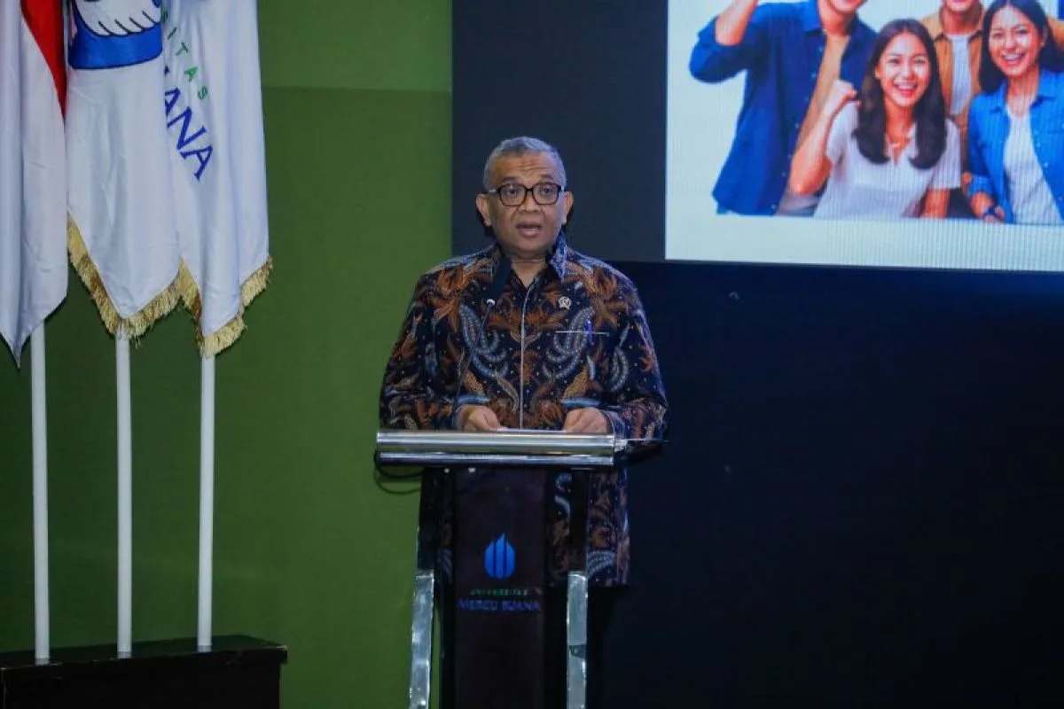 Hadapi Dunia Kerja, Wamenaker Ajak Mahasiswa Perkuat Kompetensi hingga Sertifikasi