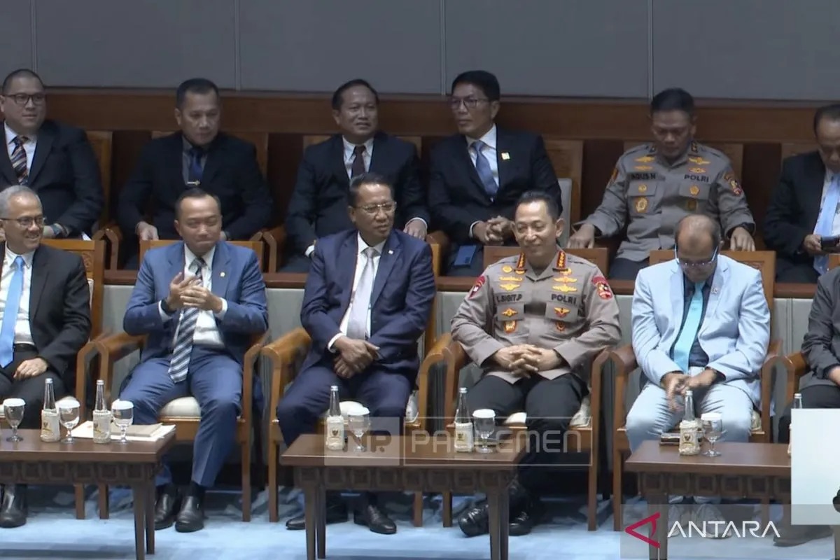 Ketua Komisi III Sebut Jenderal Listyo Sigit Salah Satu Kapolri Terbaik Sepanjang Masa