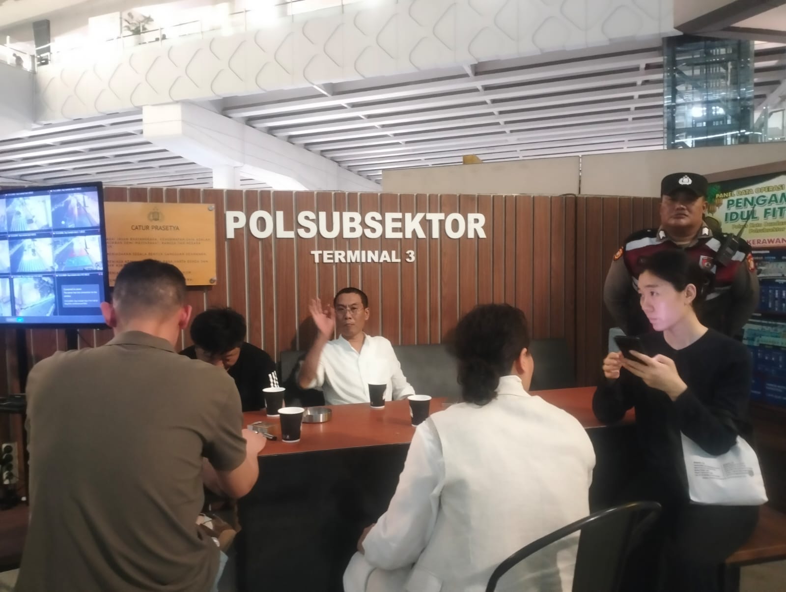 Polresta Bandara Soetta Mediasi Kesalahpahaman Antar WNA di Terminal 3