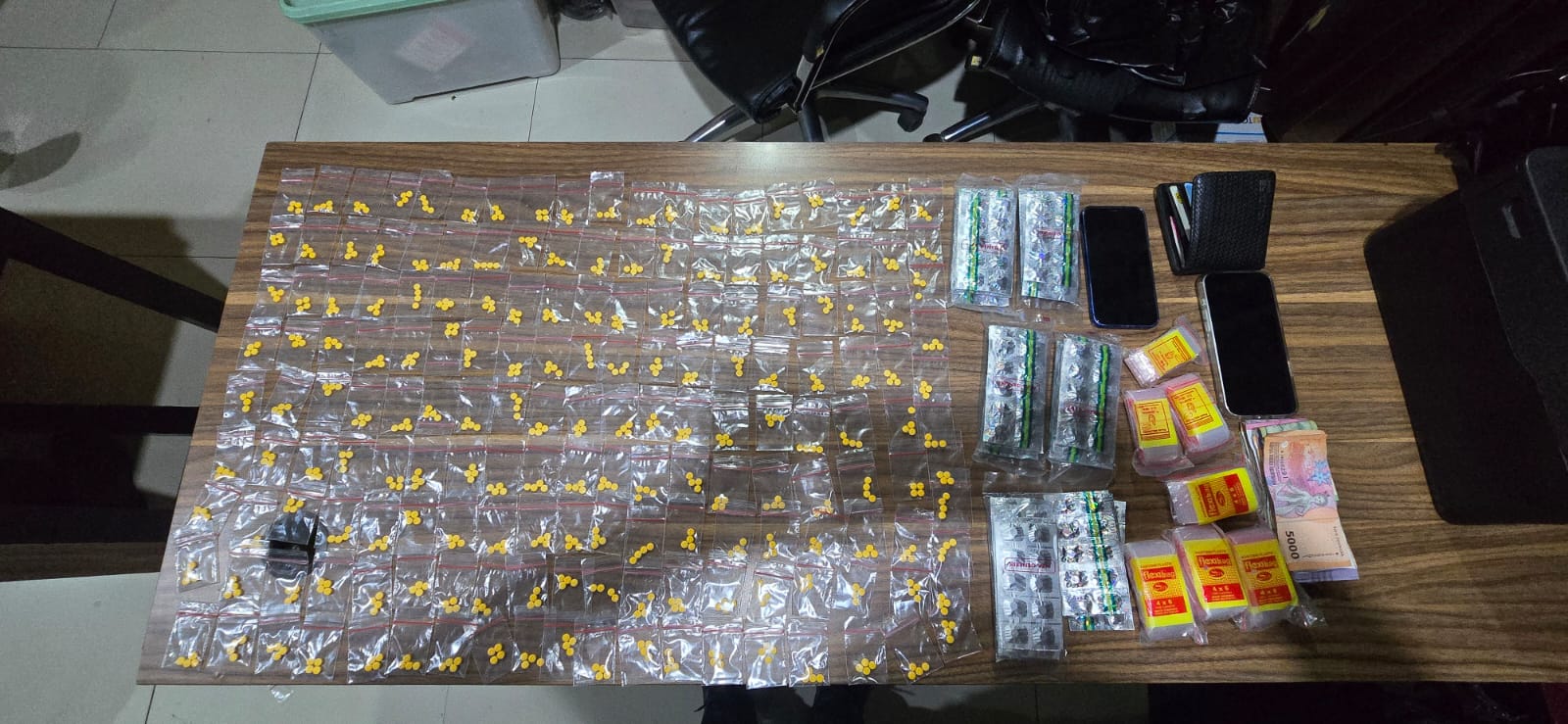 Polres Metro Bekasi Sita 1.232 Obat Daftar G di Cibarusah
