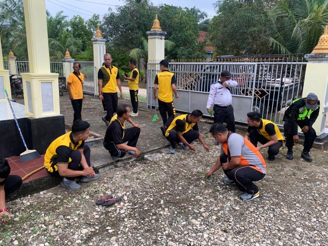 Sambut HUT Bhayangkara ke-80, Polres Sarolangun Gelar Bakti Religi di Sejumlah Rumah Ibadah