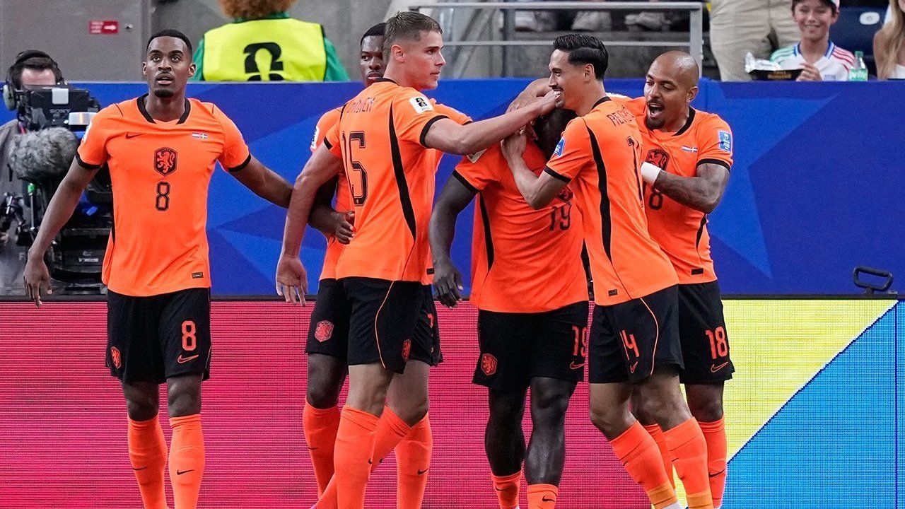 Belanda Ngamuk Pesta Gol Kegawang Swedia 5-1