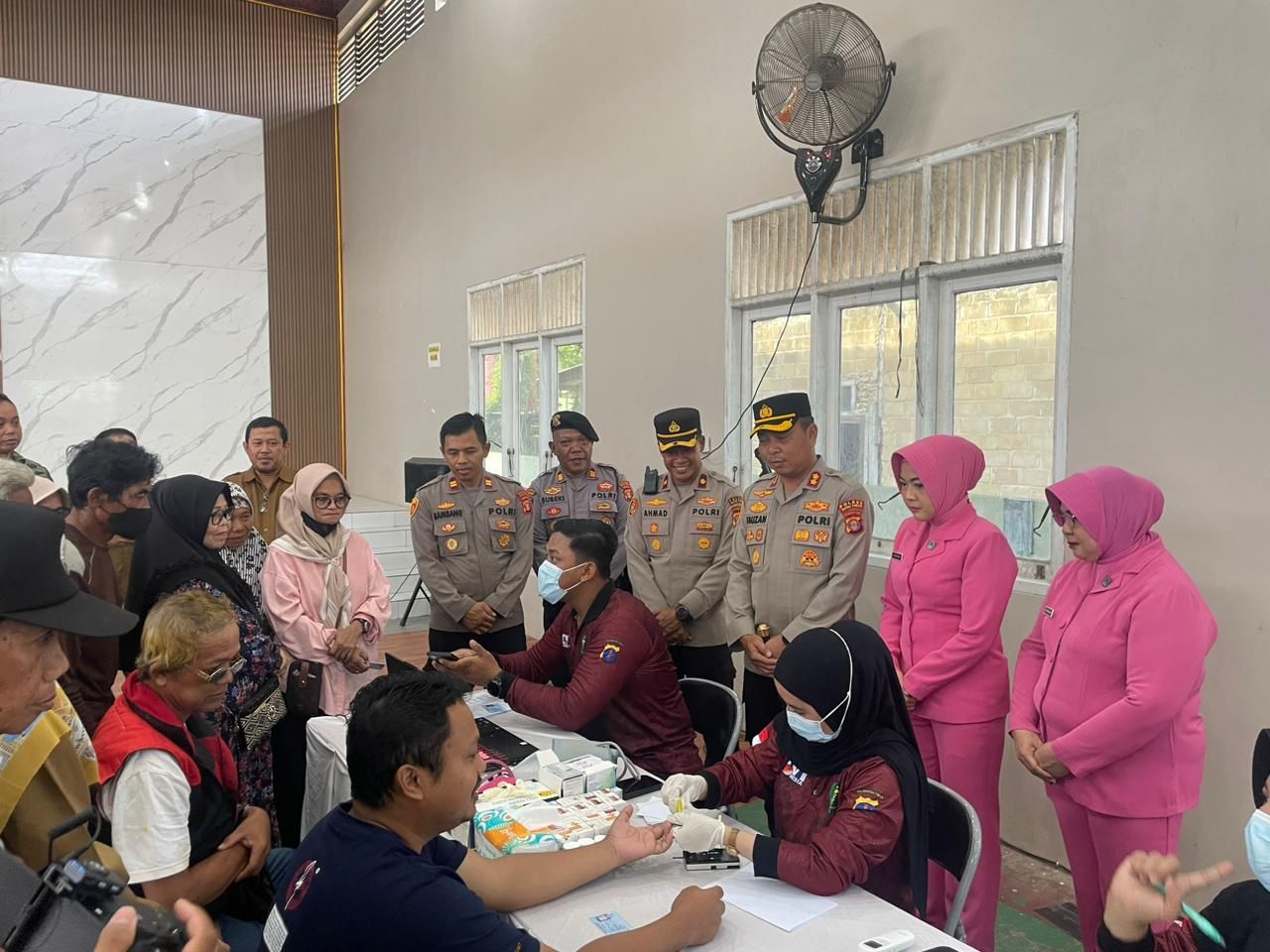 Sambut Hari Bhayangkara ke-80, Polres Kutim Gelar Pengobatan Gratis