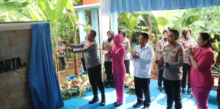 Polda Metro Jaya Hadirkan Sarana Air Bersih untuk Ratusan Warga Bojongsari Depok
