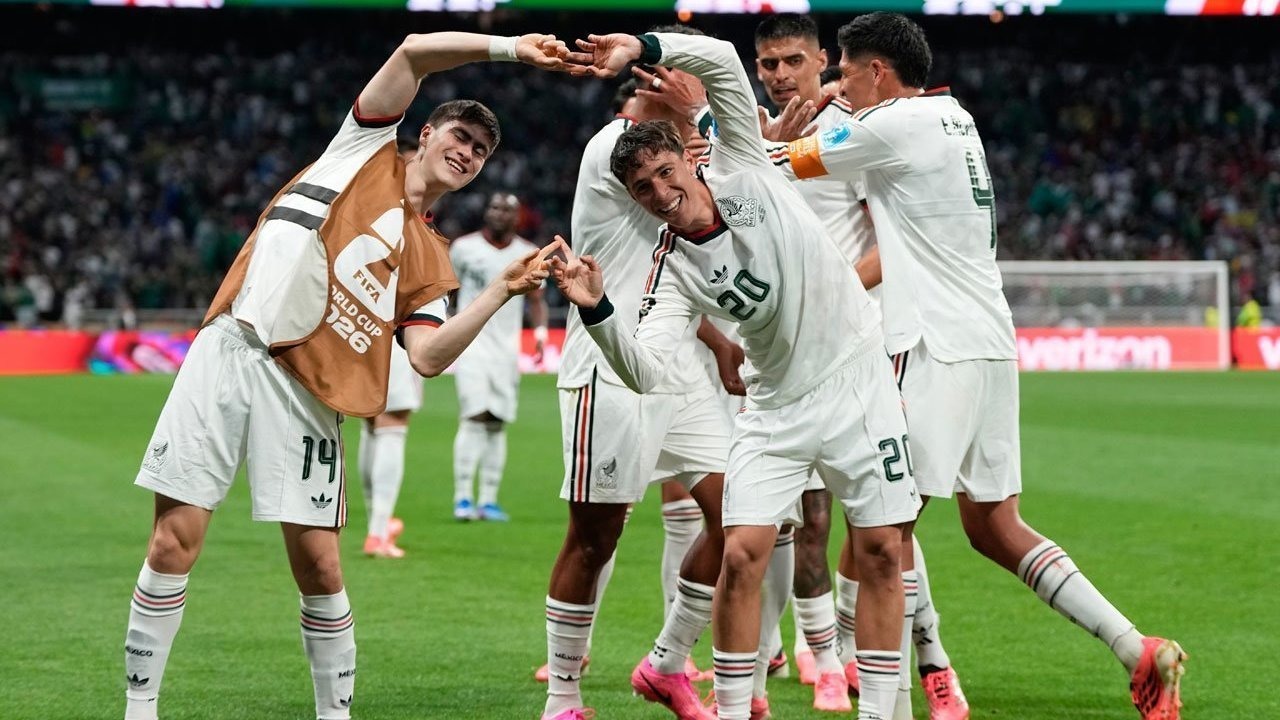 Meksiko Tampil Sempurna Tanpa Kebobolan Menang dari Ceko 2-0