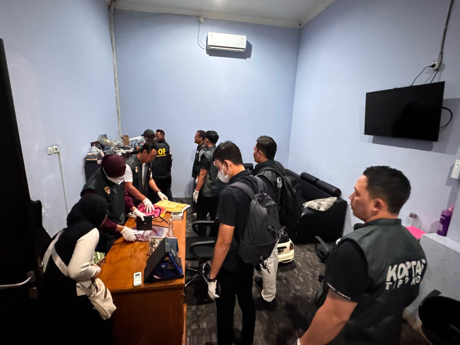 ‎Kortastipidkor Kembali Lakukan Penggeledahan Kasus Handphone Bekas