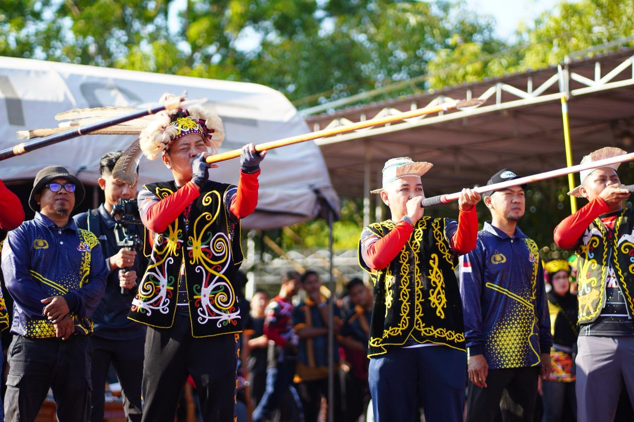 Polres Kutim Gelar Lomba Menyumpit Meriahkan Hari Bhayangkara ke-80