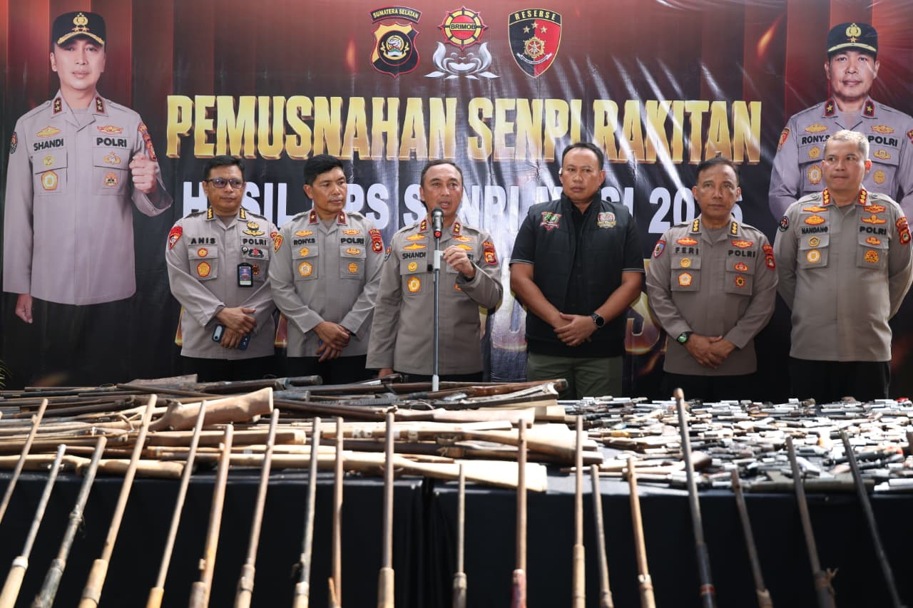Negara Hadir Berantas Senpi Ilegal, Polda Sumsel Musnahkan Ratusan Senjata Api Hasil Ops Senpi Musi 2026