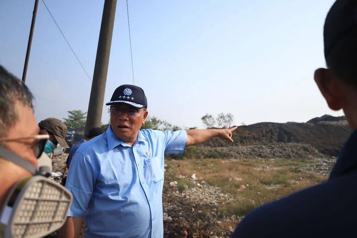 Menteri LH: Sisa Area Terbakar di TPA Jatiwaringin Tinggal 3,6 Persen