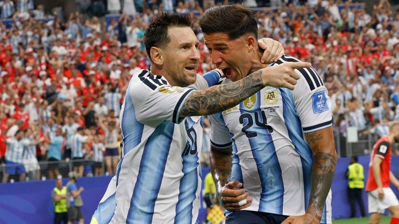 Dibalik Tangis Cristiano Ronaldo ada Tangis Bahagia Lionel Messi