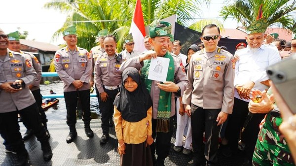 Hadiah Gambar Untuk Kapolri Dari Seorang Murid SD di Dumai