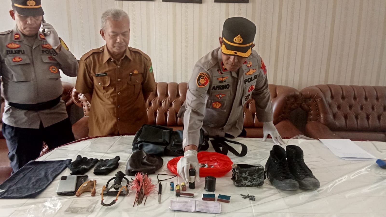 Densus 88 Polri Dalami Ledakan di Sekolah MAN 3 Padang