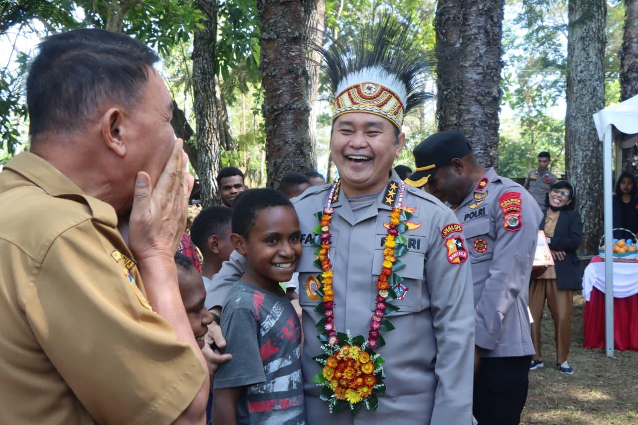 Astamaops Kapolri Berbagi Semangat Belajar Bersama Anak-Anak Papua di Pusat Olah Seni Wesaput