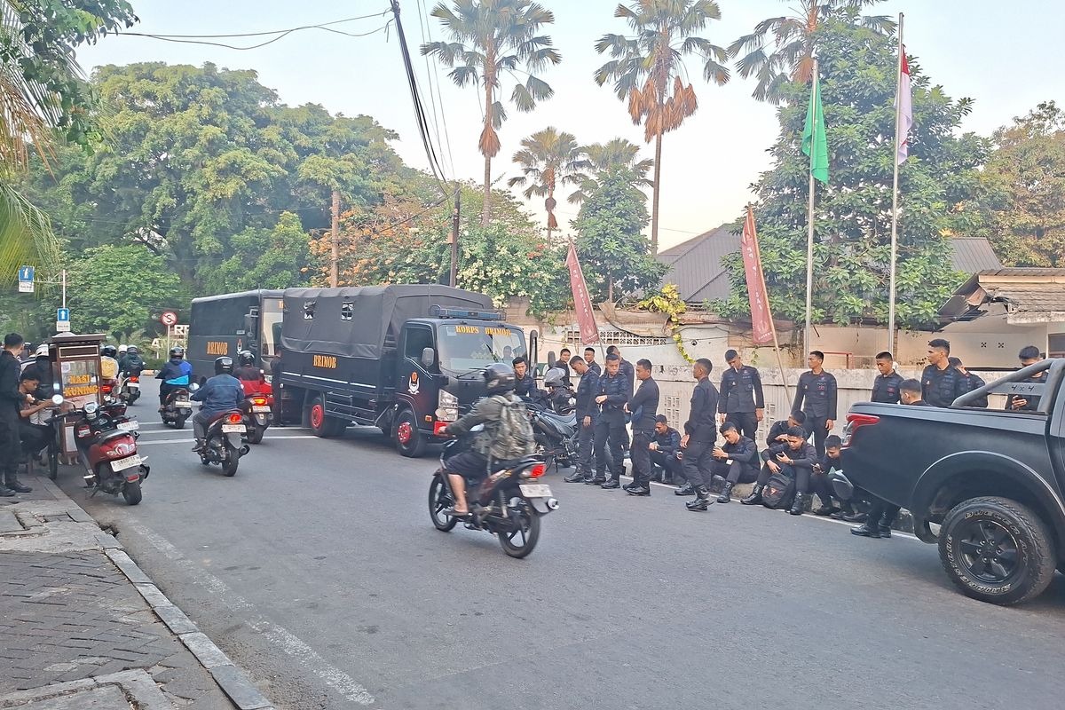 Pascabentrokan Maut di Menteng, Polisi-TNI Masih Siaga di Jalan Tambak Pagi Ini