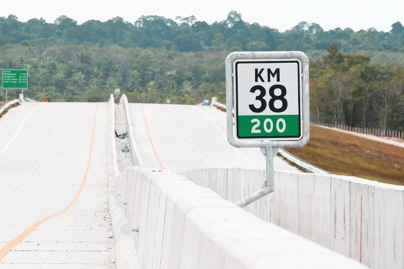 Sering Dilihat di Jalan Tol, Ini Cara Membaca Patok Kilometer dan Angka di Bawahnya