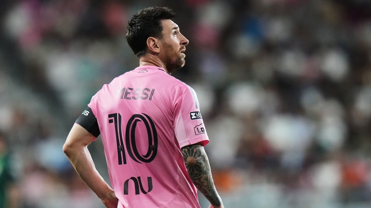 Lionel Messi Kembali Mulai Pertandingan Pertama usai Sang Ayah Wafat