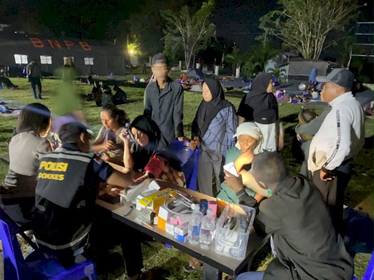 Aksi Heroik Menembus Malam : Polri Hadir Dengan Kasih dan Cinta Untuk Masyarakat Flores, NTT