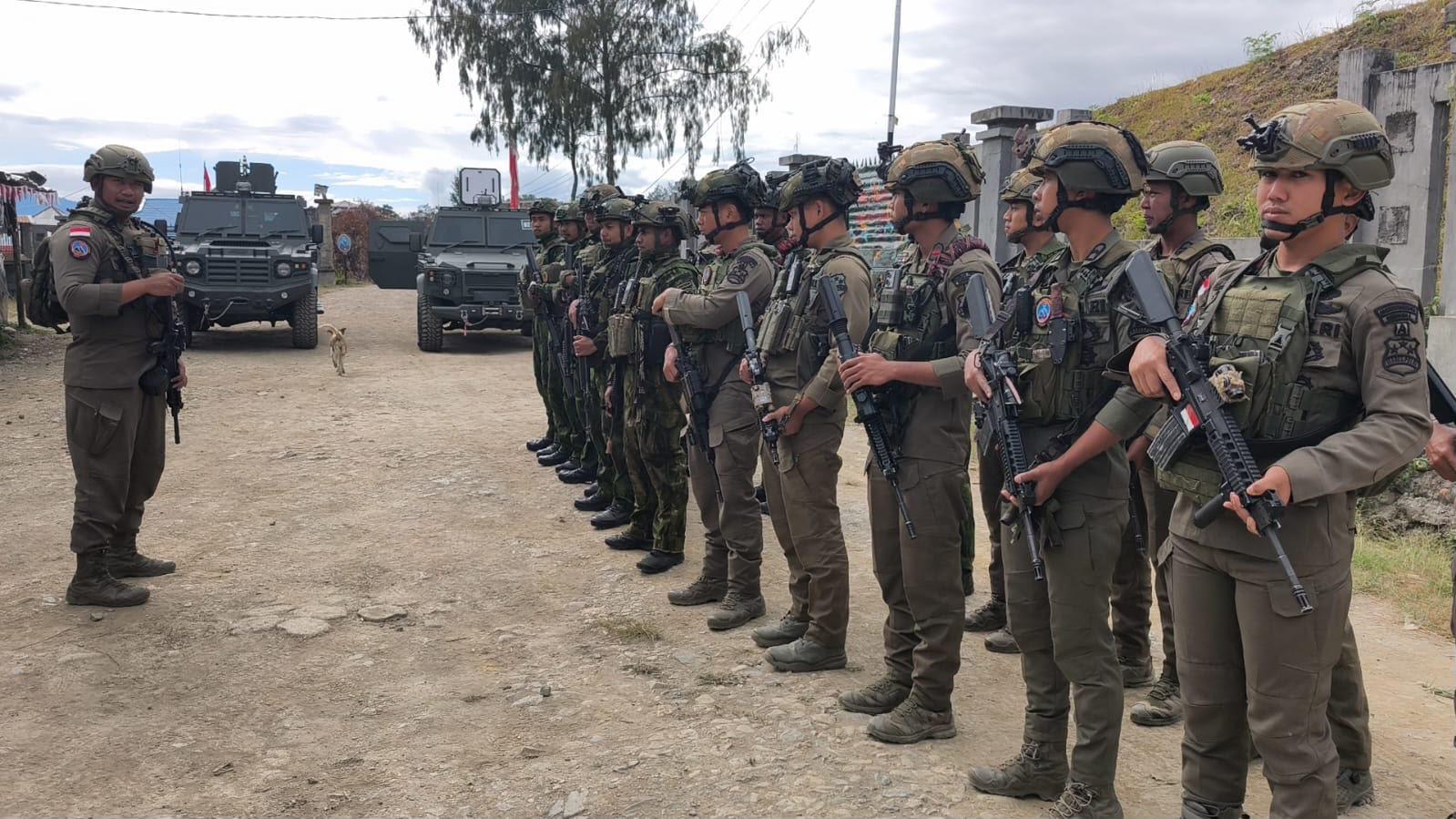 Jelang HUT ke-81 RI, Satgas Kepolisian Operasi Damai Cartenz Bersama Satgas TNI Perkuat Pengamanan di Intan Jaya