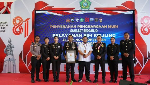 Layani SIM Keliling 24 Jam 17 Hari, Satlantas Polresta Sidoarjo Raih Rekor MURI