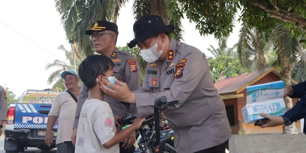 Polda Riau Kerahkan Tim Kesehatan dan Trauma Healing ke Wilayah Terdampak Karhutla di Kerumutan