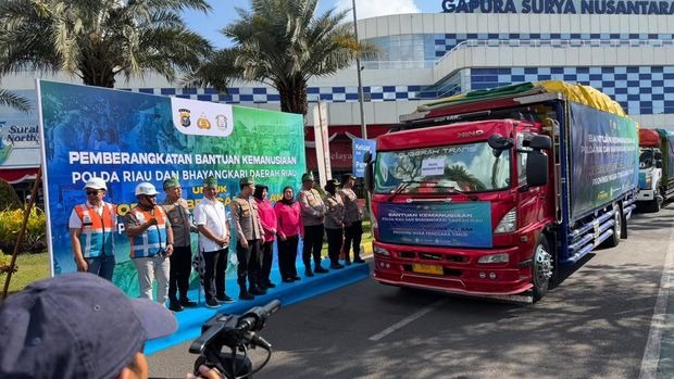 Polda Riau Kirim Bantuan Kemanusiaan Untuk Masyarakat yang Terdampak Bencana Alam di NTT