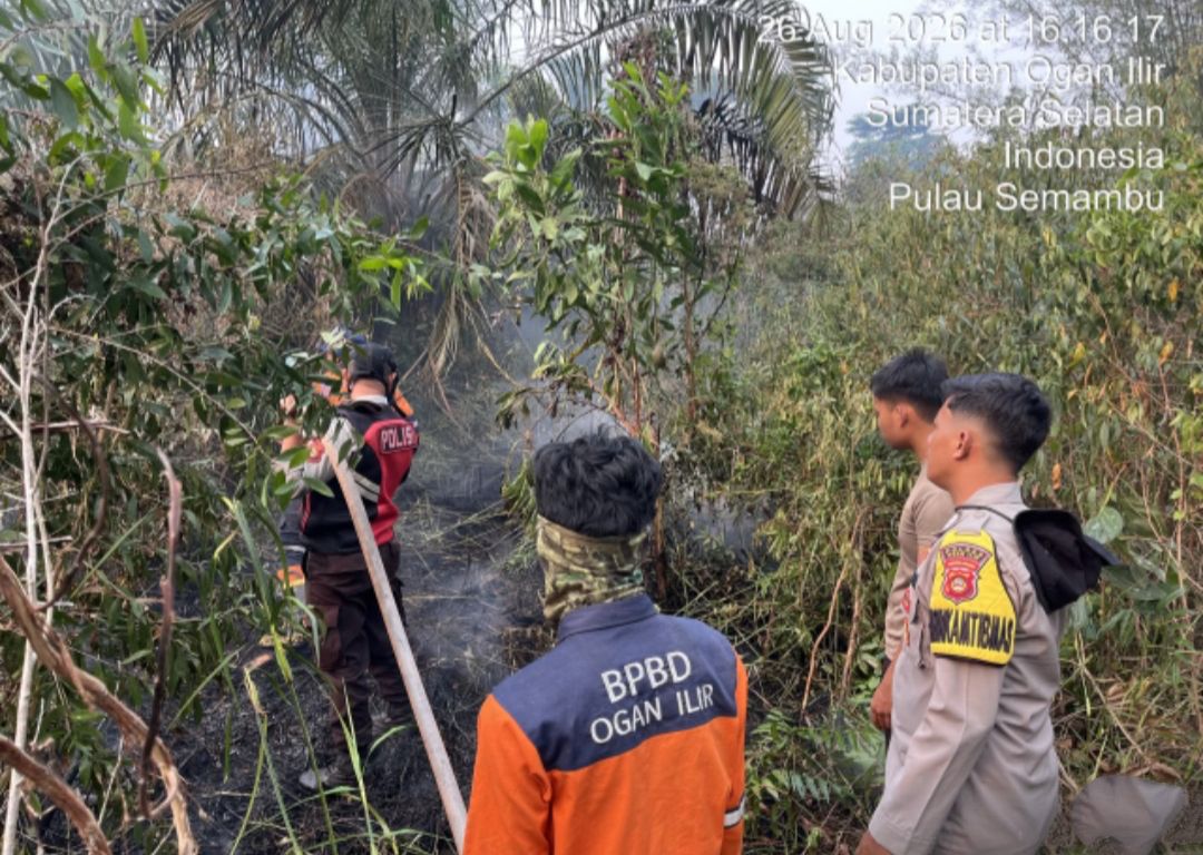 Operasi Aman Nusa II, Personel BKO Dit Samapta Polda Sumsel Padamkan Karhutla di Indralaya