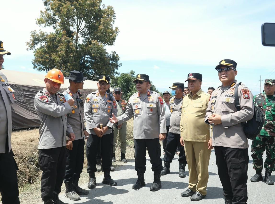 Polda Sumut Kerahkan Tim Dokkes Bantu Masyarakat Terdampak Erupsi Sinabung