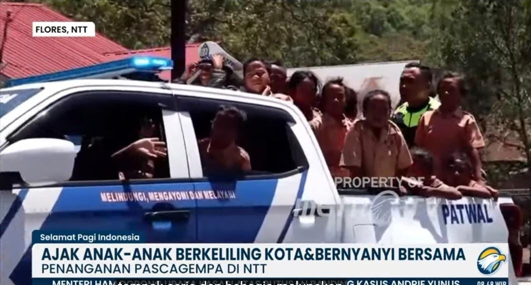 Polisi Hapus Trauma Gempa Ajak Siswa SD Keliling Kota Naik Mobil Patroli