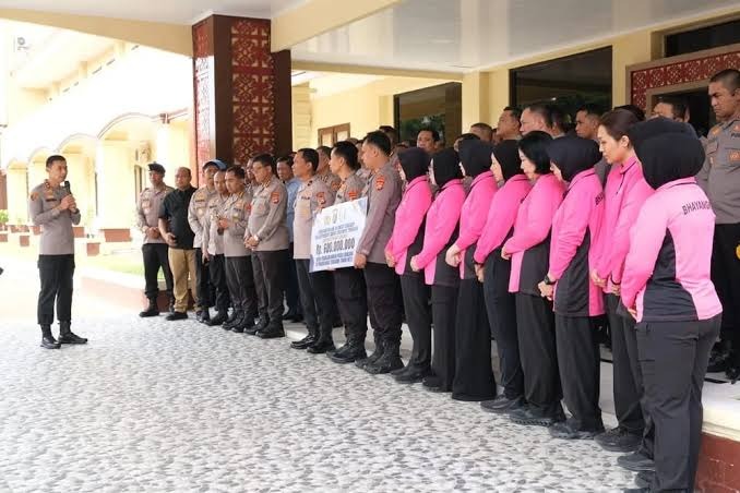 Polda Sultra Kirim Bantuan Rp600 Juta untuk Pemulihan Pascabencana NTT