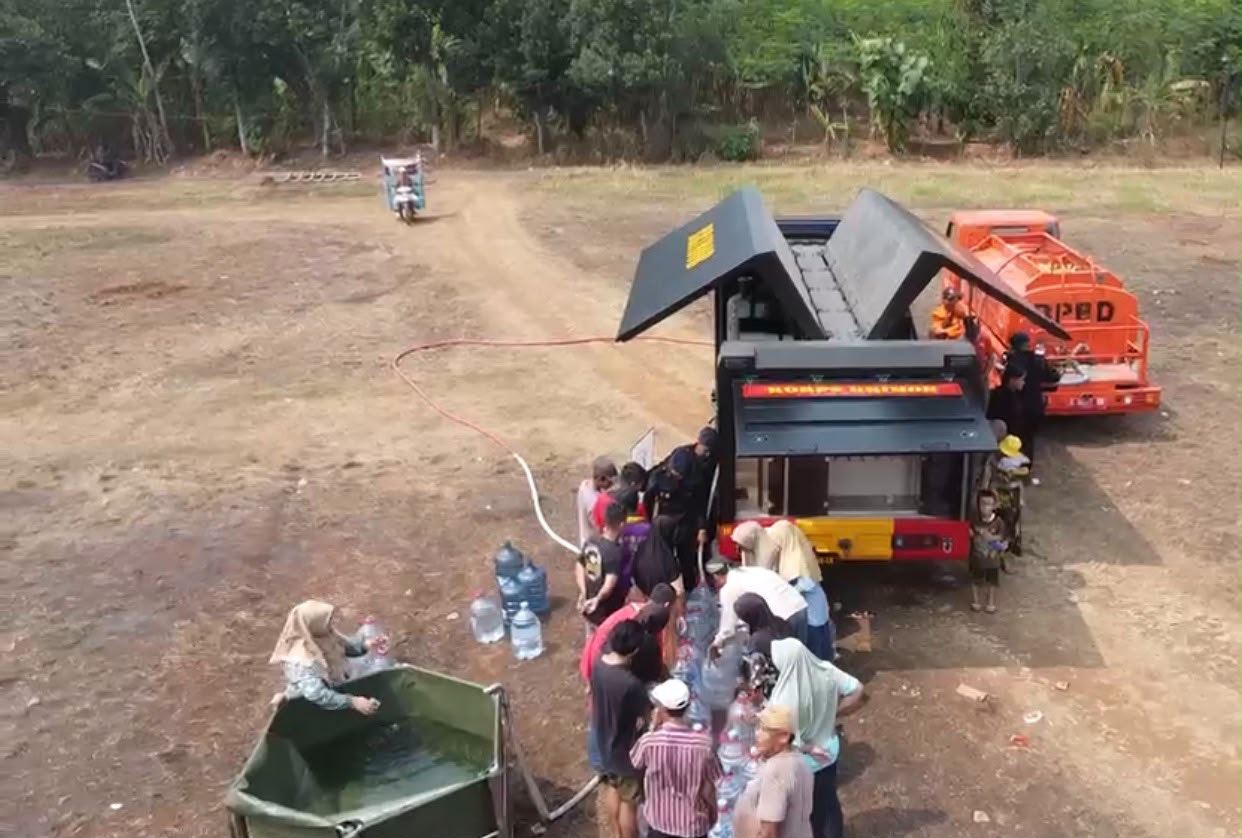 Brimob Jateng Salurkan 485 Ribu Liter Air Bersih untuk Warga Terdampak Kekeringan