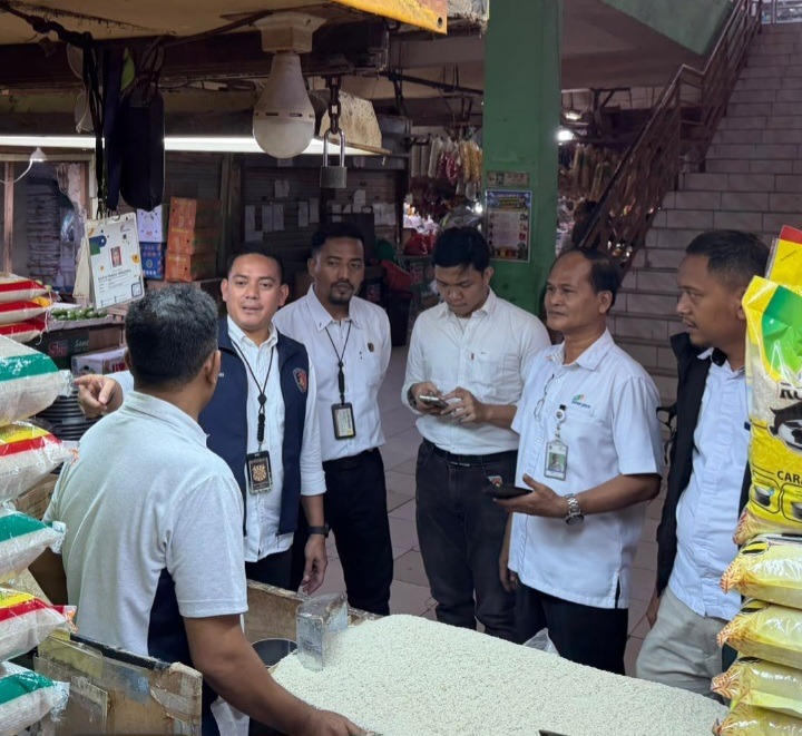 Jaga Stabilitas Harga, Satgas Pangan Polda Metro Jaya Pastikan Stok Beras di Ciracas Sesuai HET