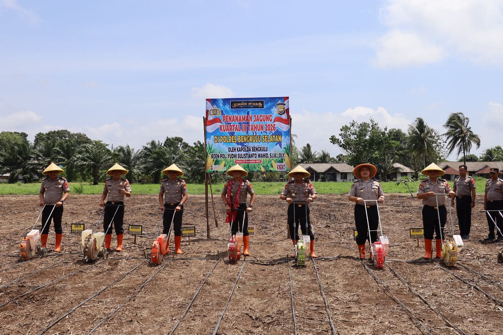 Dukung Ketahanan Pangan Nasional, Kapolda Bengkulu Tanam Jagung Kuartal III di Polres Bengkulu Selatan