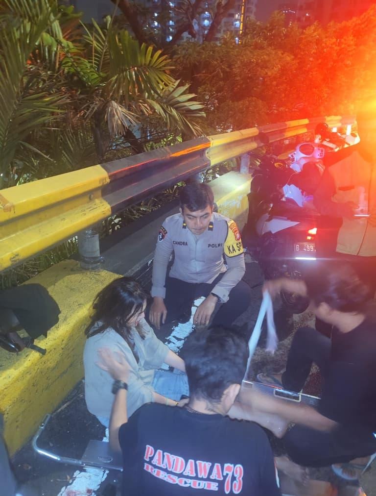 Kecelakaan di Flyover Senayan, Dua Korban Dievakuasi Berkat Laporan Layanan 110