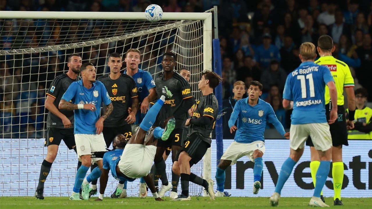 Drama Enam Gol Tercipa Tanpa Pemenang Napoli vs Roma 3-3